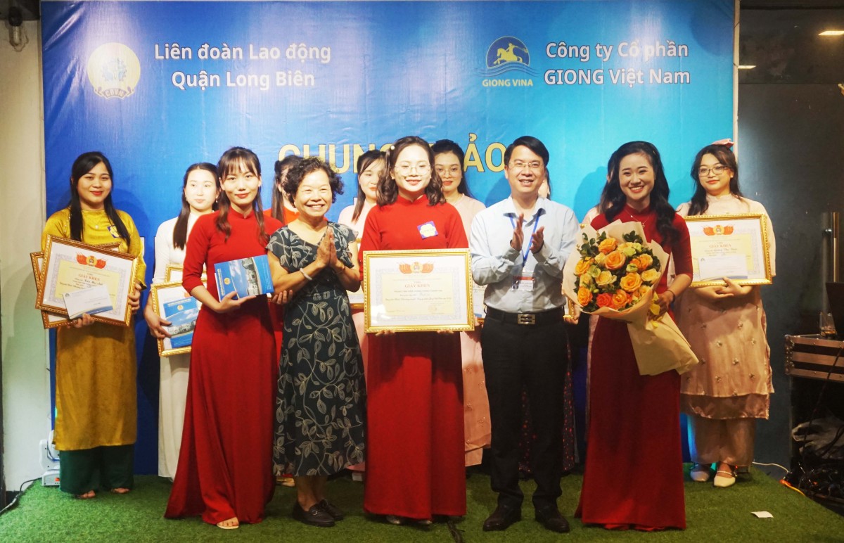 Sôi nổi Chung khảo Hội thi 