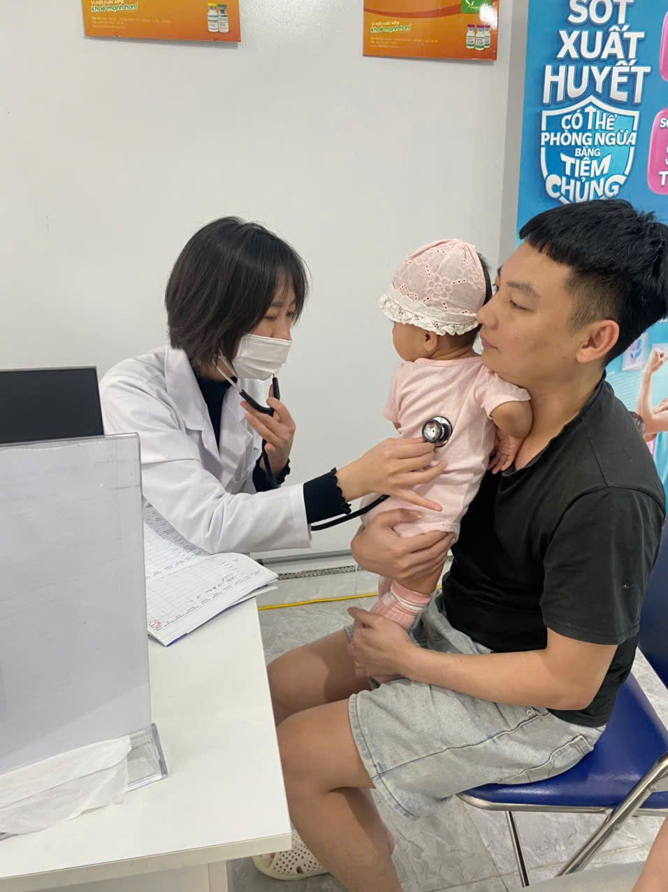 Vắc xin sởi được tiêm vào vị trí nào trên cơ thể?